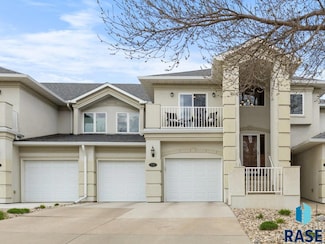 5919 S Grand Lodge Place, Sioux Falls, SD 57108