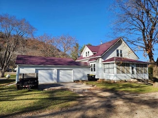 475 Main St SW, New Albin, IA 52160