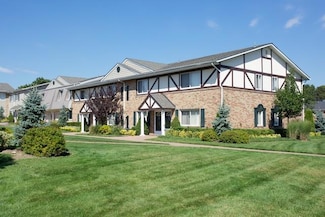 43 Twilight Walk Unit 43, Holbrook, NY 11741