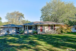 257 Mae Rose Ave, Holland, MI 49424