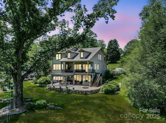 1903 Country Club Rd, Hendersonville, NC 28739