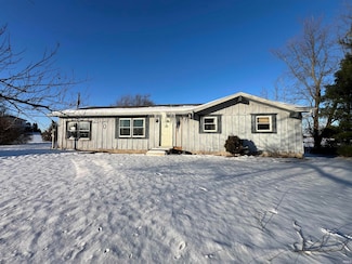 10116 W Yoder Rd, Yoder, IN 46798