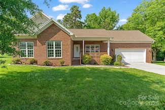 2016 Townview Dr, Kannapolis, NC 28081