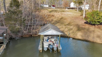1014 Tall Tree Rd, Wirtz, VA 24184