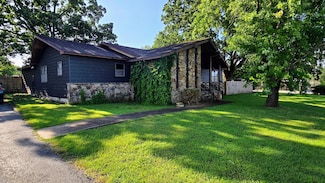 895 25th St, Batesville, AR 72501