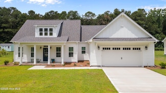 613 Windward Dr, Oriental, NC 28571