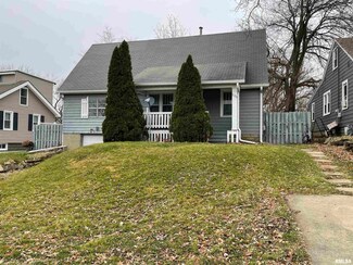 5120 N Montclair Ave, Peoria Heights, IL 61616