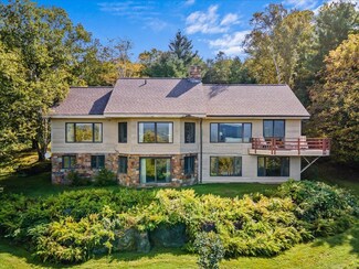 631 Taber Ridge Rd, Stowe, VT 05672