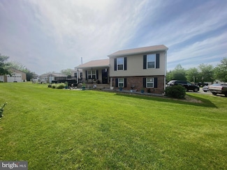 602 Greenview Dr, Denver, PA 17517