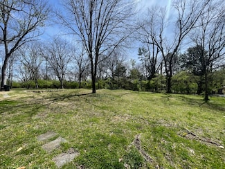 1521 Riverside Dr, Nashville, TN 37206