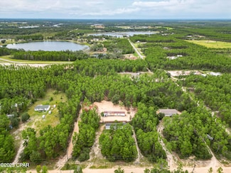 827 Tashanna Ln, Southport, FL 32409