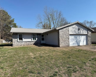 749 W Wickersham Dr, Webb City, MO 64870