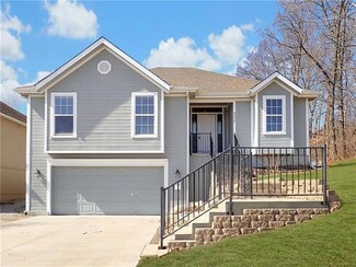 8406 Prospect Ave, Kansas City, MO 64132