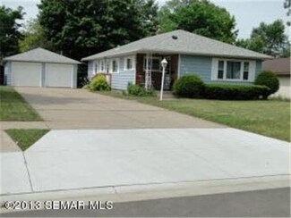 1008 1008 S Garden St, Lake City, MN 55041