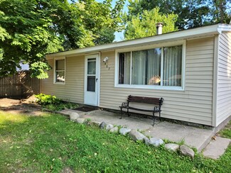 2407 Fielding Dr, Lansing, MI 48911