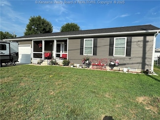 99 Hawthorne Ln, Point Pleasant, WV 25550