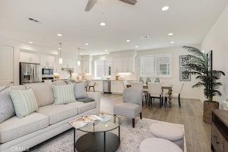 542 Cultivate, Irvine, CA 92618
