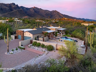6836 N Green Mountain Place, Tucson, AZ 85718