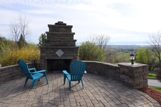 549 French Hill Rd, Saint Albans, VT 05478