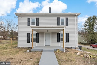 807 S George St, Charles Town, WV 25414