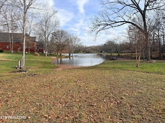 390 Deer Creek Dr, Crossville, TN 38571