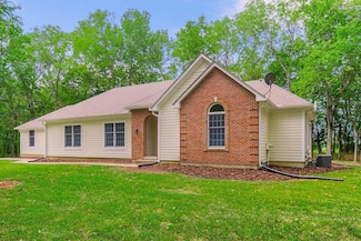 10201 W 359th St, Paola, KS 66071