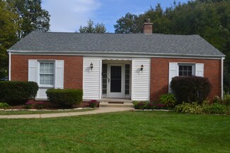 207 Grant Ave, Clarendon Hills, IL 60514