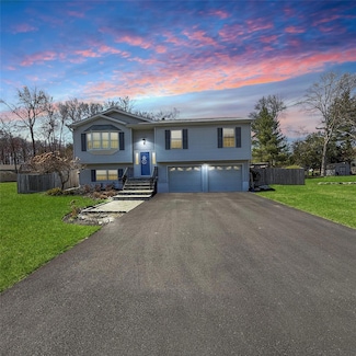 48 Park Hill Dr, New Windsor, NY 12553