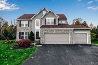 6858 Amanda Ln, Lockport, NY 14094