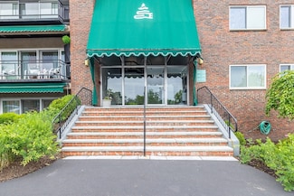 1206 Greendale Ave Unit 230, Needham, MA 02492