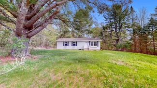 40 Pine Ridge Dr, Warren, ME 04864