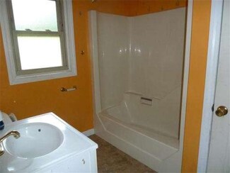 14 Vernon St, Templeton, MA 01468