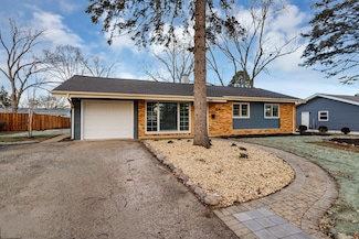 560 Morton St, Hoffman Estates, IL 60169
