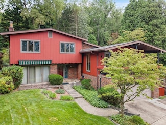 1560 Powers Run Rd, Pittsburgh, PA 15238