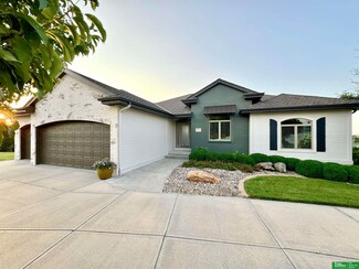 8301 N 123rd Cir, Omaha, NE 68142