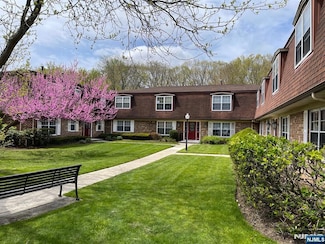 231 Sutton Place, Norwood, NJ 07648
