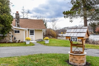 213 Otterhole Rd, West Milford, NJ 07480