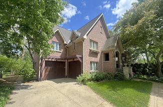 709 Prospect Ave, Barrington, IL 60010