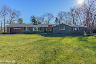 21 Paul Holly Dr, Albany, NY 12211