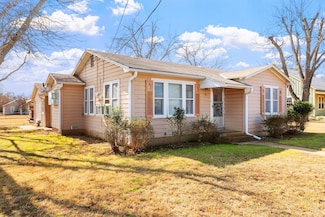 811 Franklin St, Fredericksburg, TX 78624