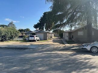 2815 Dracena St, Bakersfield, CA 93304