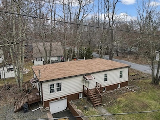 5007 Holiday Dr, Pocono Summit, PA 18346
