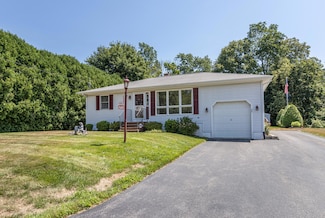 29 Wakefield Ave, Saco, ME 04072