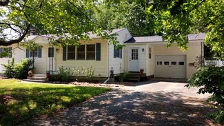 118 Tracy Dr, Burlington, VT 05408
