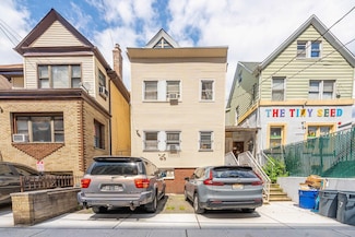 122 37th St, Union City, NJ 07087
