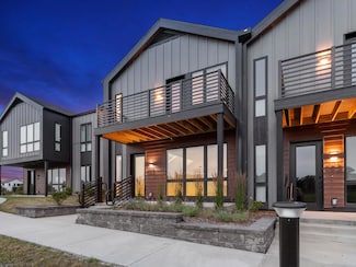 9378 S Alder Place Unit 103, Oak Creek, WI 53154