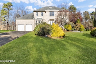 22 Denise Ct, Manalapan, NJ 07726