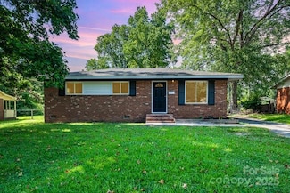 5323 Snow White Ln, Charlotte, NC 28213