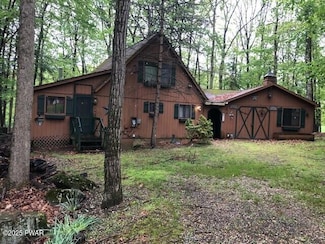 141 Big Bear Dr, Greentown, PA 18426