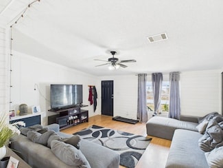 986 County Road 5806, Cleveland, TX 77327